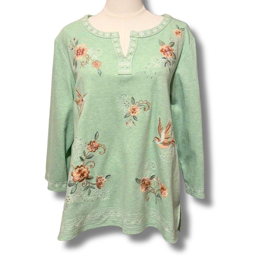 Alfred Dunner Embroidered Floral & Hummingbird Top – Size Medium | Cozy Classic